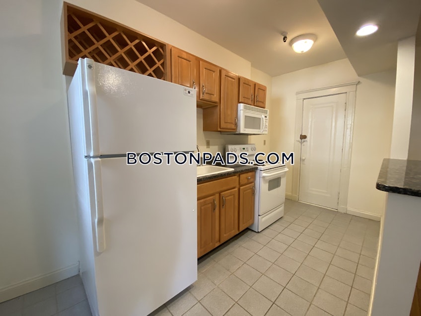 Boston - $2,475 /month