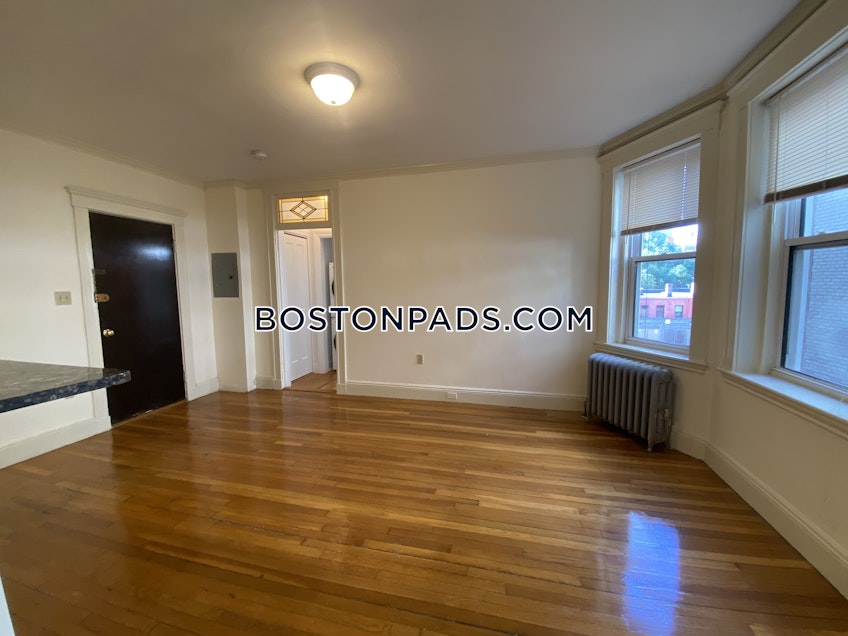 Boston - $2,475 /month