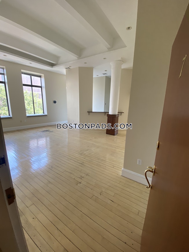 Boston - $3,500 /mo