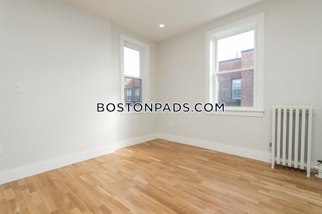 Somerville - $2,700 /mo