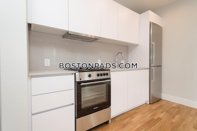 Somerville - $2,700 /mo