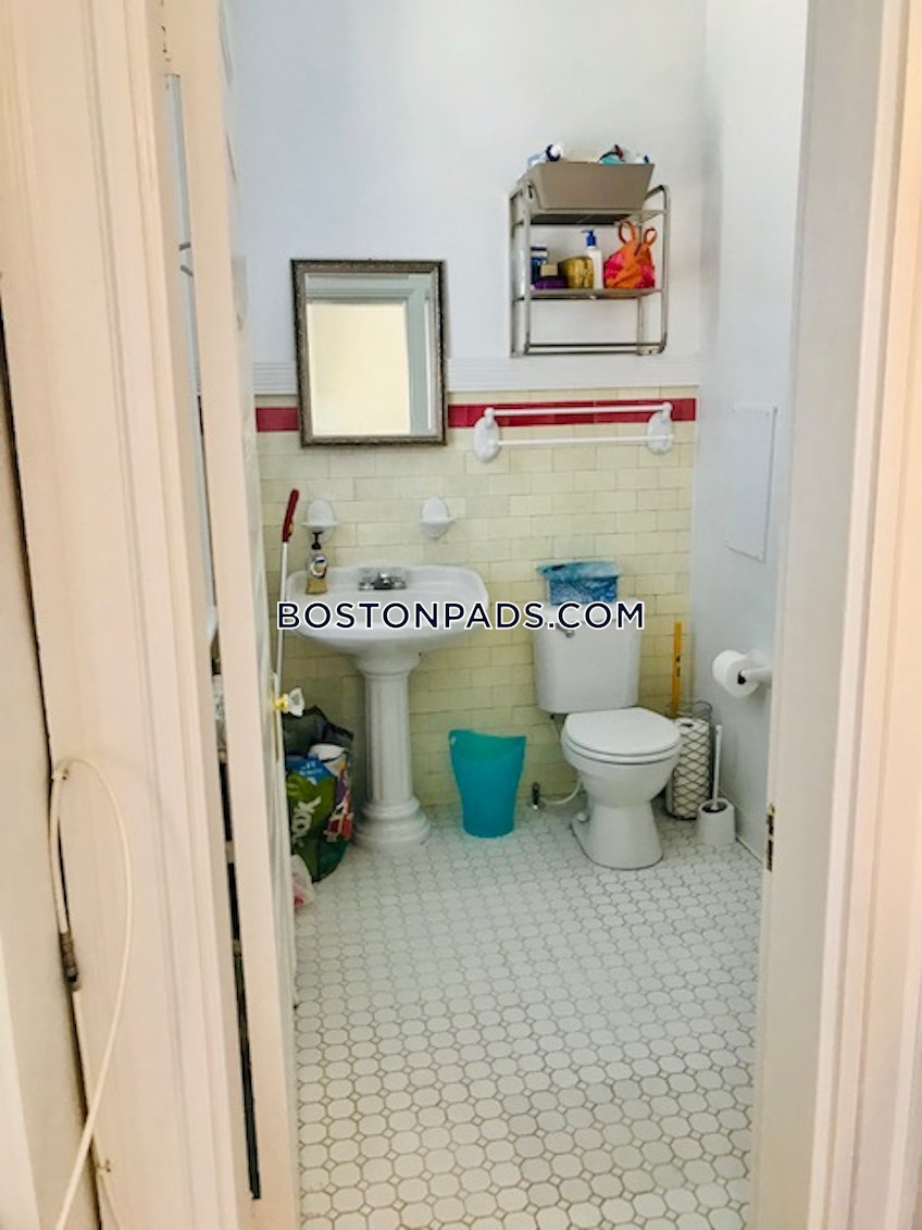 Boston - $2,200 /month