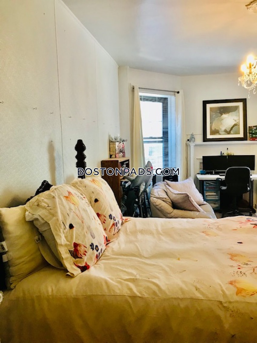 Boston - $2,200 /month