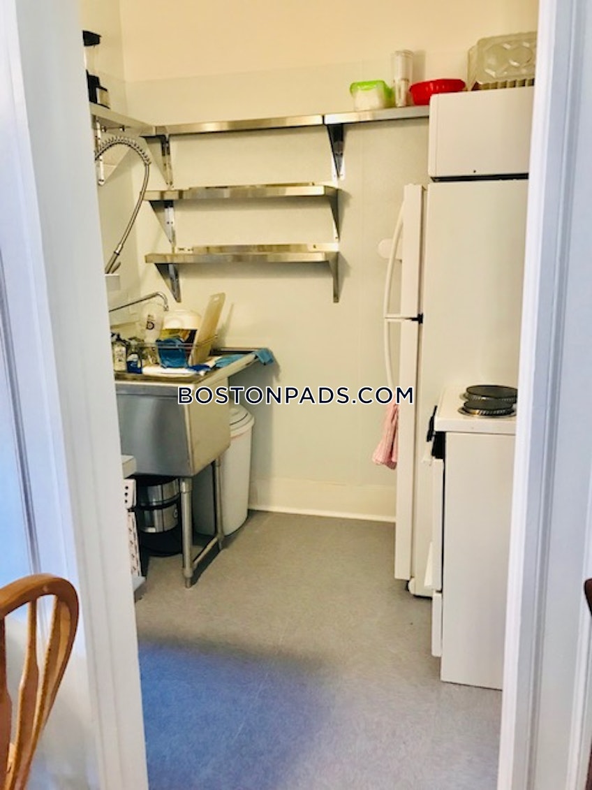 Boston - $2,200 /month