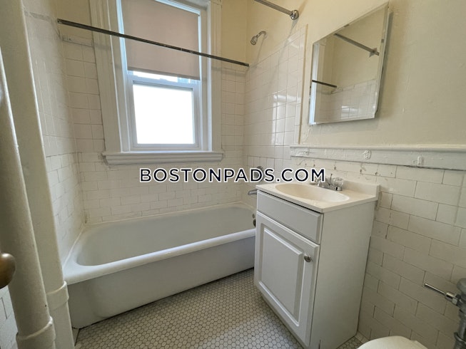 Boston - $1,700 /mo