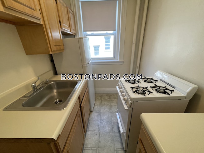 Boston - $1,700 /mo