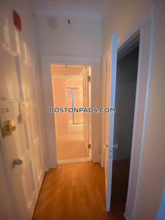 Boston - $2,500 /mo