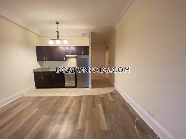 Boston - $2,425 /mo