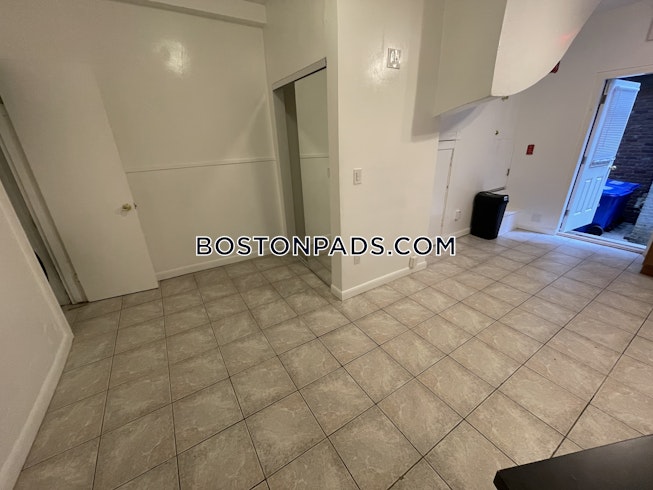 Boston - $1,950 /mo