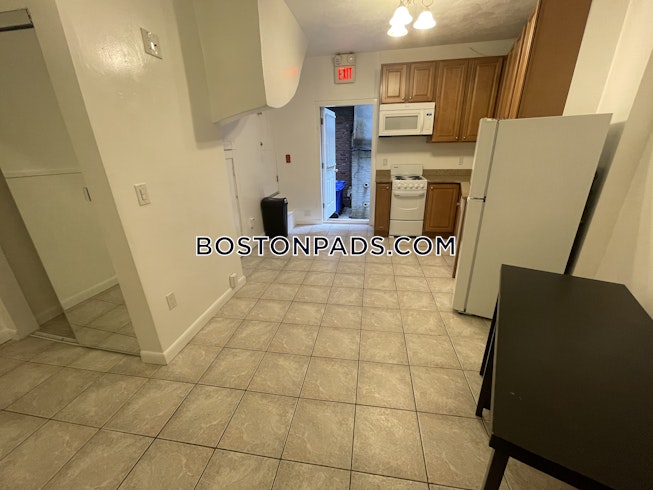 Boston - $1,950 /mo