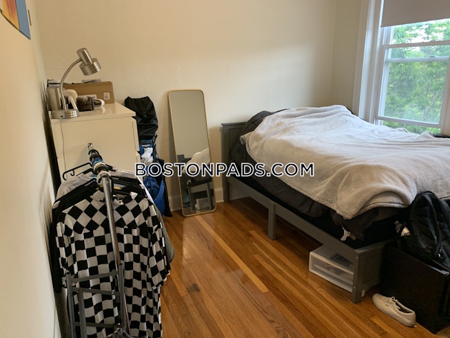 Boston - $3,100 /mo