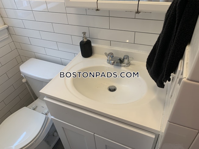 Boston - $3,100 /mo