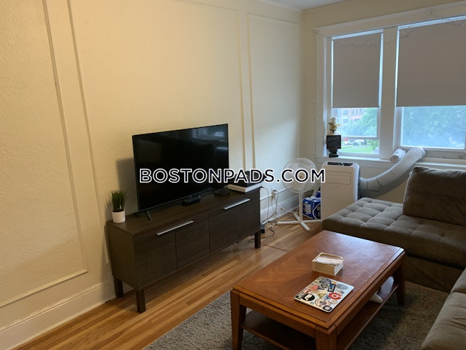 Boston - $3,100 /mo