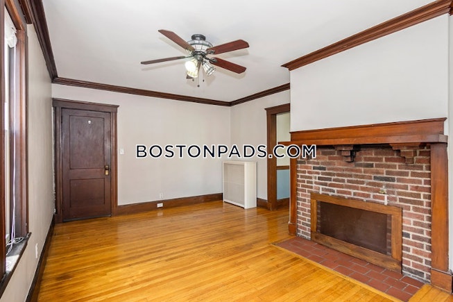 Boston - $2,900 /mo