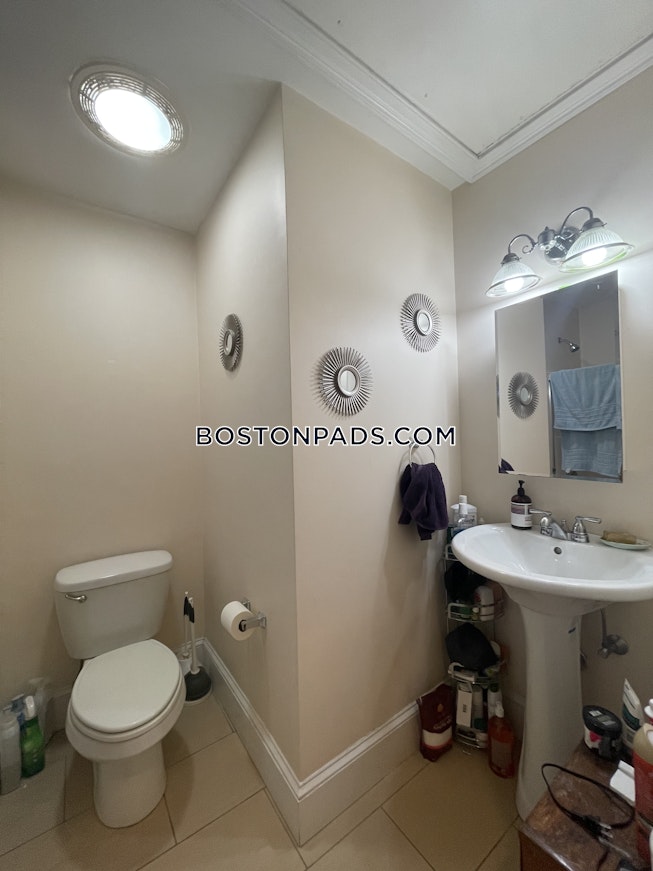 Boston - $3,500 /mo