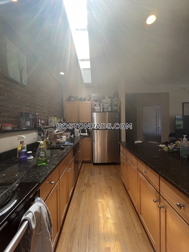 Boston - $3,500 /mo