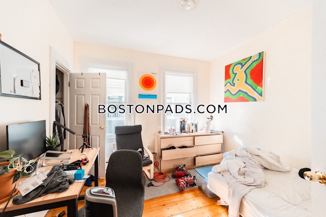 Boston - $4,000 /mo