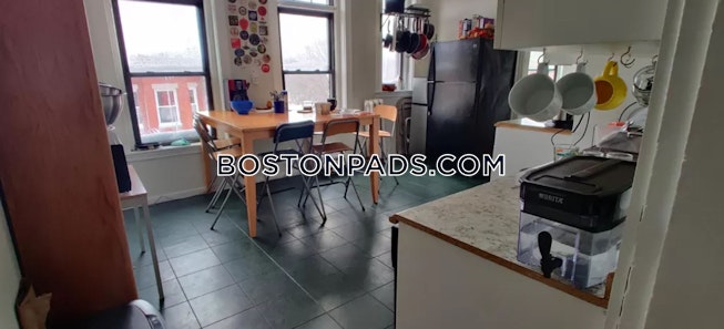 Boston - $4,000 /mo