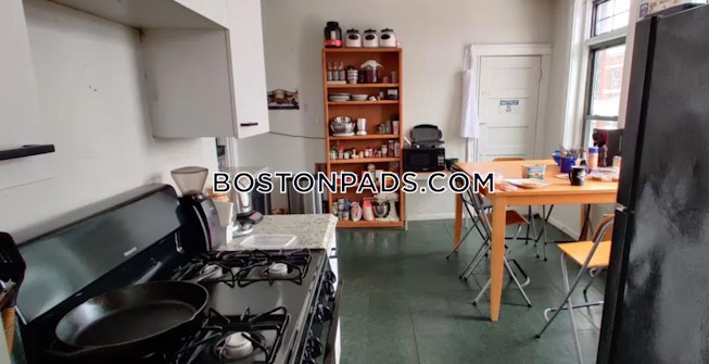 Boston - $4,000 /mo