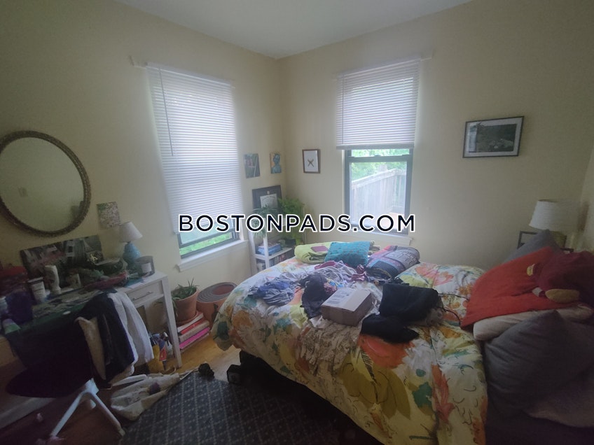 Boston - $6,400 /month