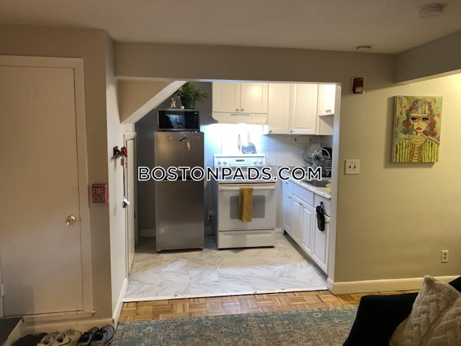 Boston - $3,200 /mo