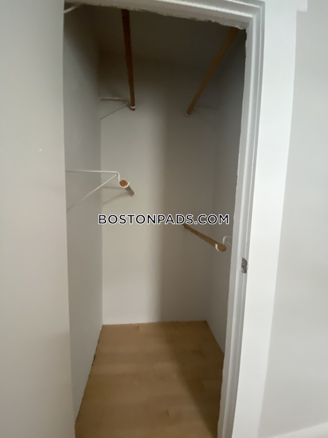 Boston - $2,700 /mo