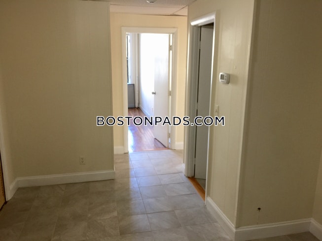 Boston - $4,600 /mo