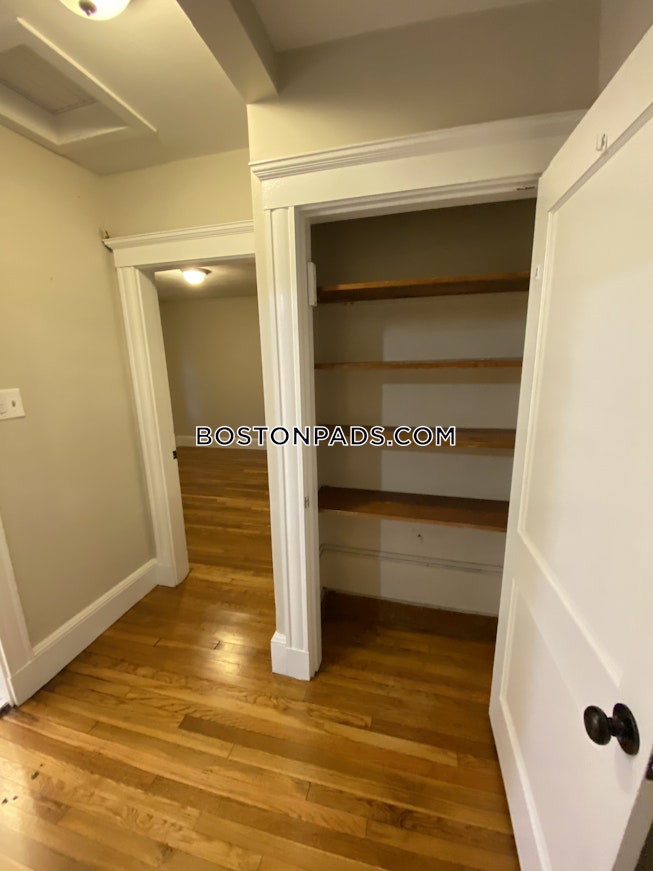 Boston - $2,900 /mo