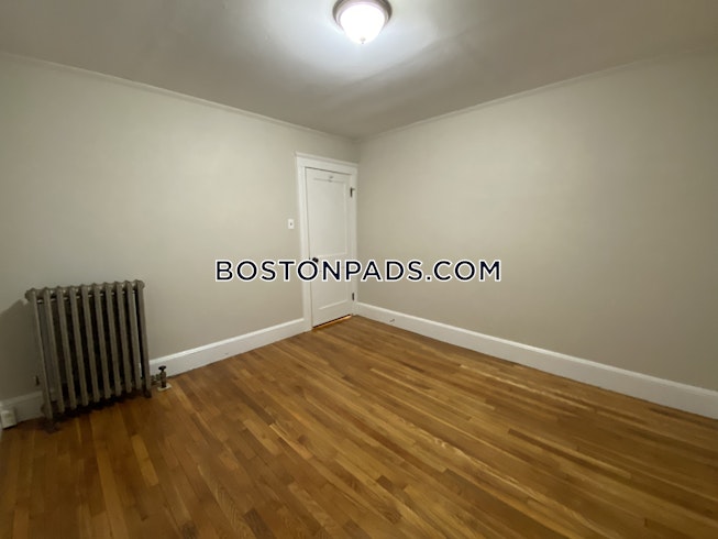 Boston - $2,900 /mo