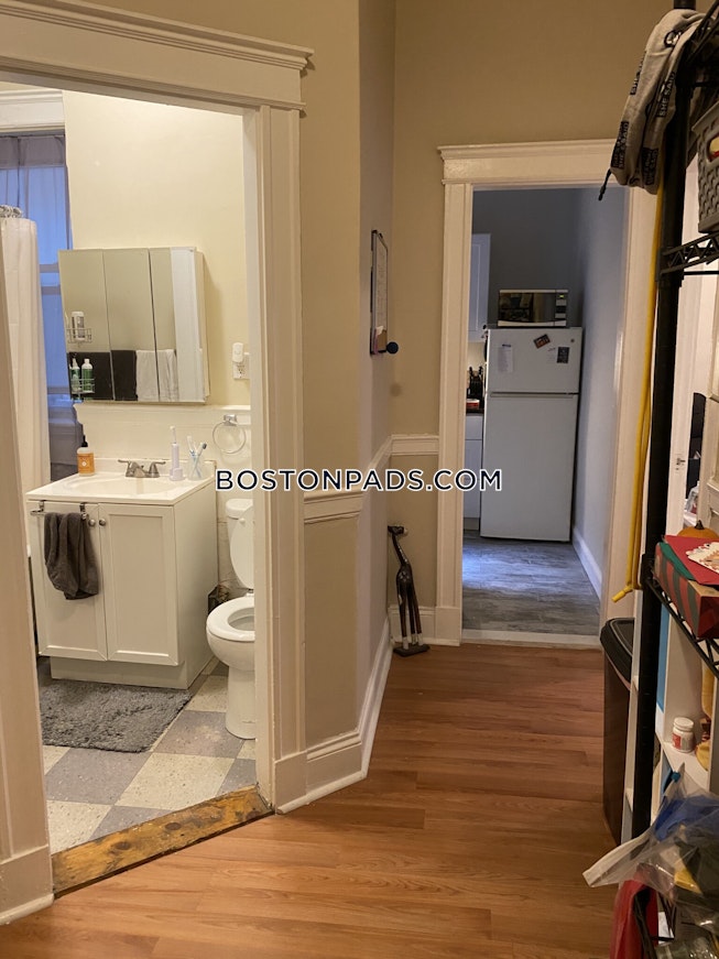 Boston - $2,800 /mo