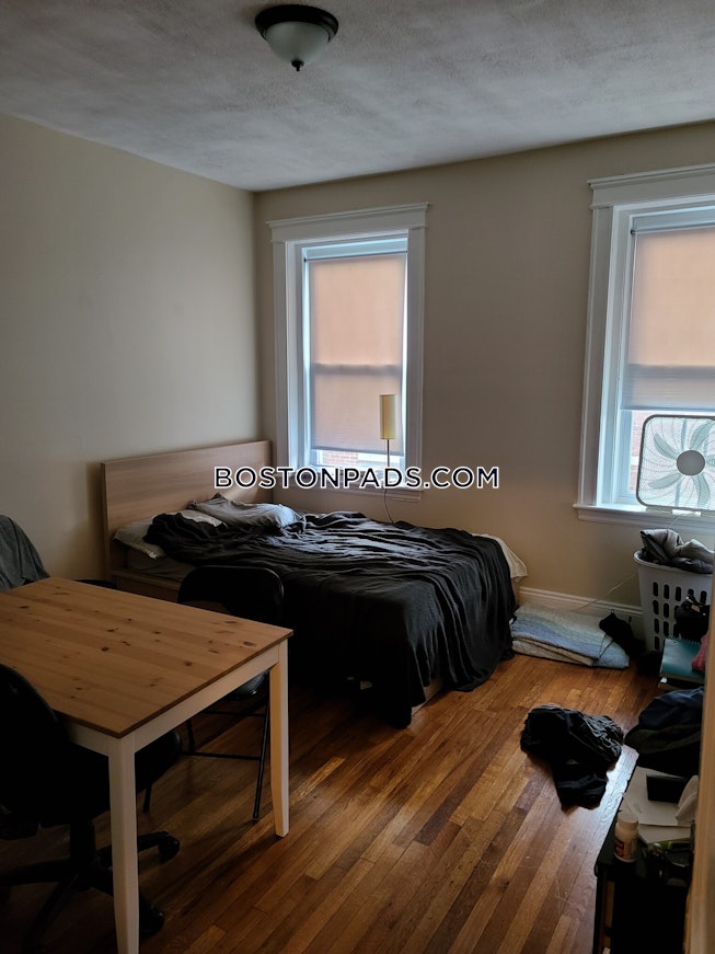 Boston - $2,800 /mo