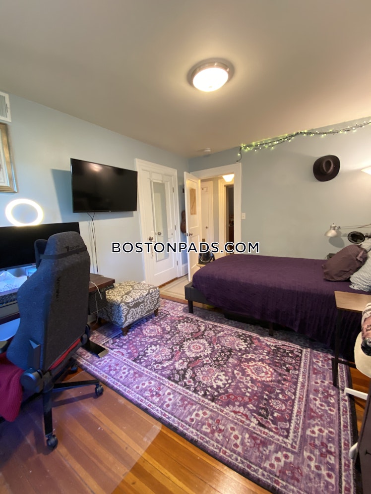 Beacon St., Brookline