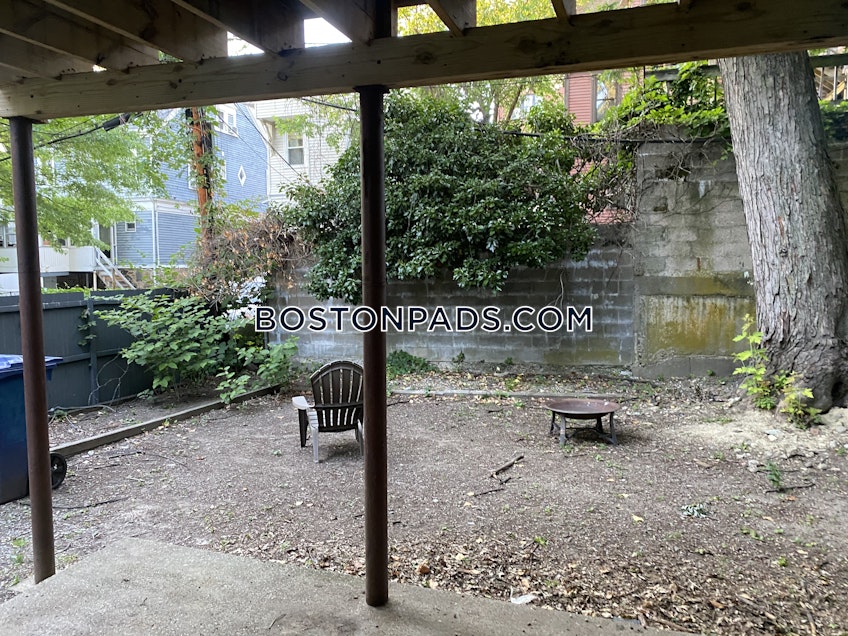 Boston - $5,450 /month