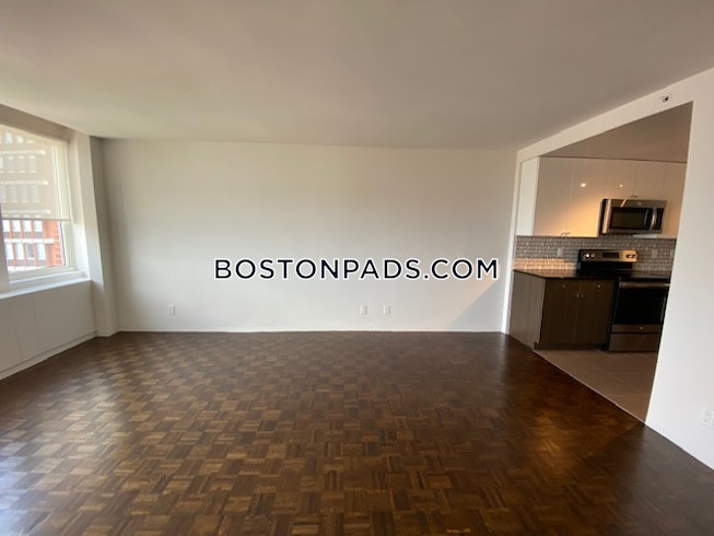 Boston - $3,870 /mo