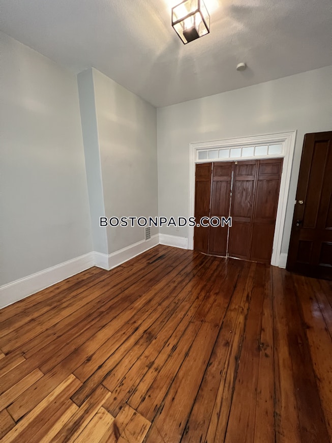 Boston - $2,200 /mo