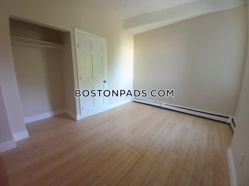 Boston - $3,325 /month