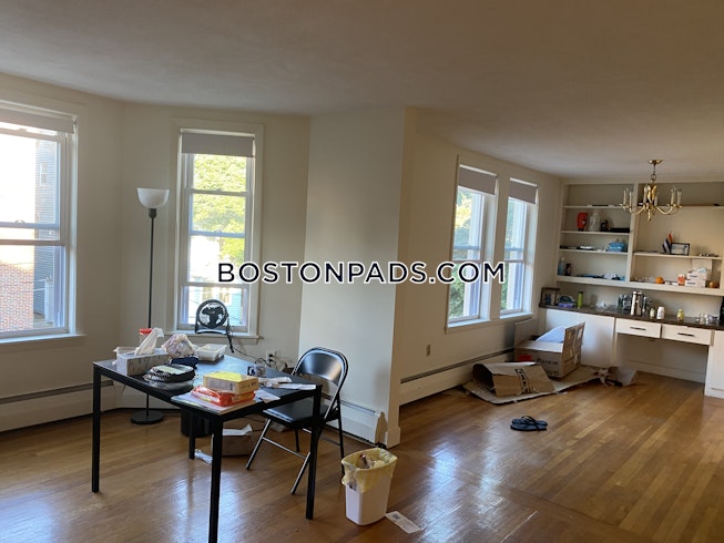 Brookline - $2,850 /mo