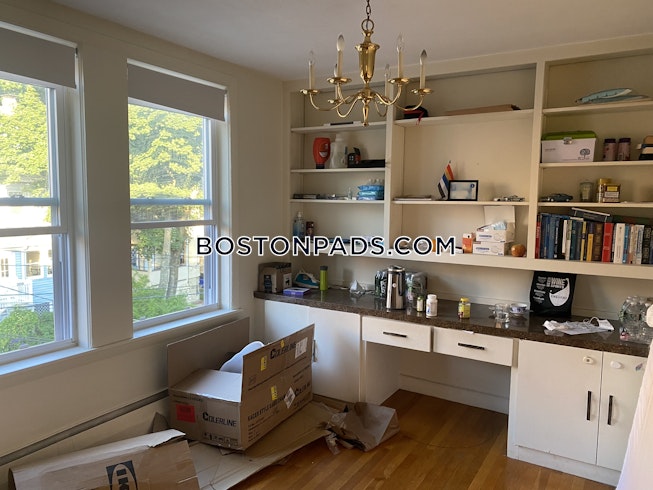 Brookline - $2,850 /mo