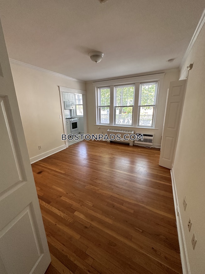 Cambridge - $2,440 /mo