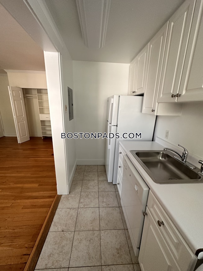 Cambridge - $2,440 /mo