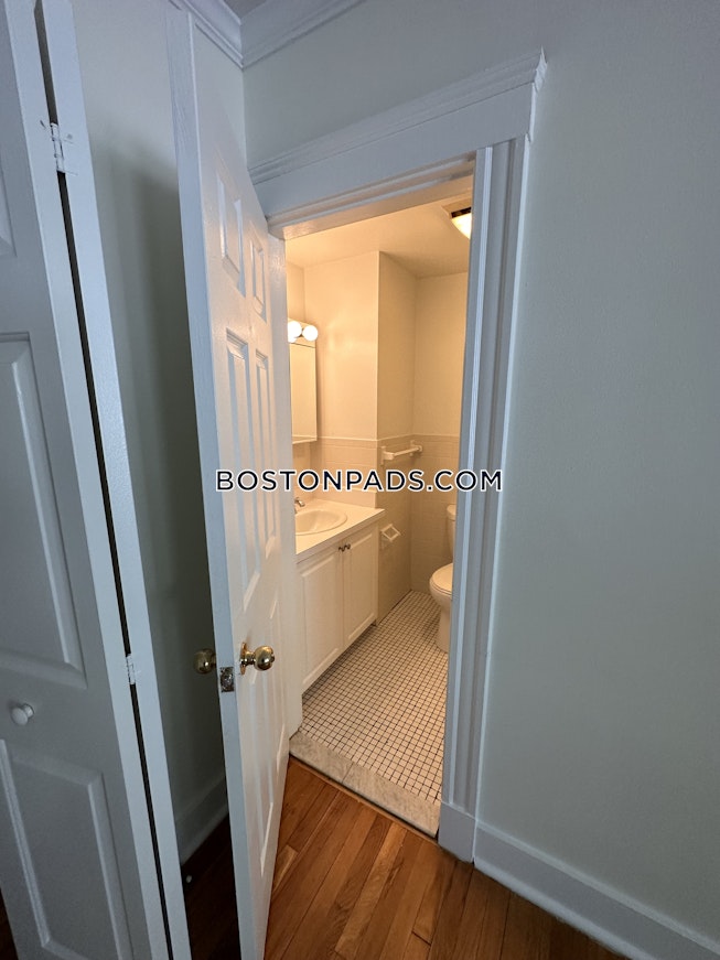 Cambridge - $2,440 /mo