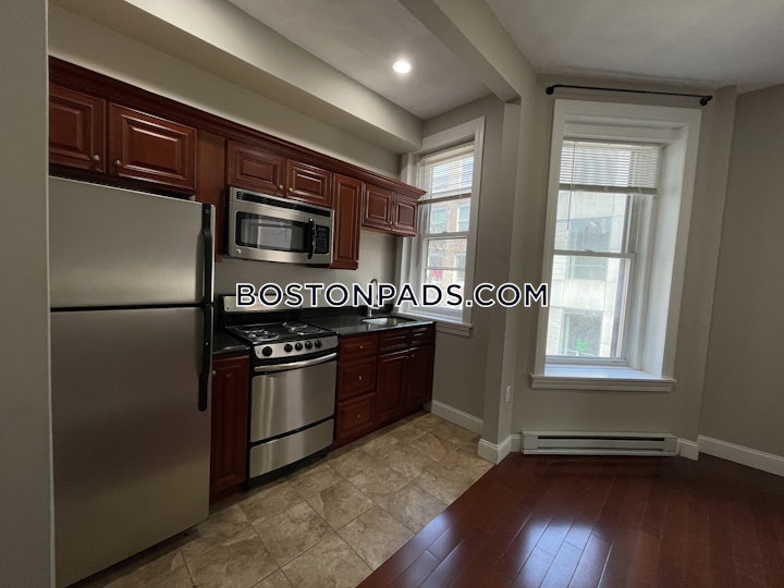 back-bay-apartment-for-rent-1-bedroom-1-bath-boston-2800-4403811 
