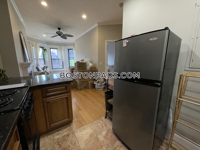 Boston - $3,000 /mo