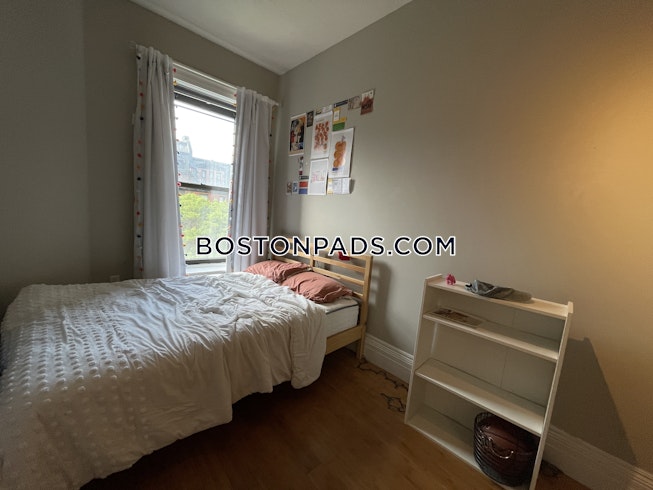 Boston - $3,000 /mo