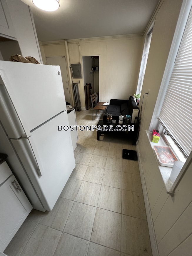 Boston - $2,700 /mo