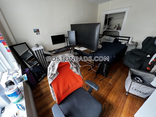 Boston - $2,700 /mo