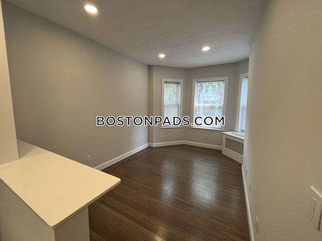 Boston - $3,700 /mo