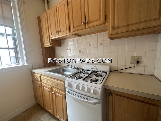 Brookline - $2,100 /mo