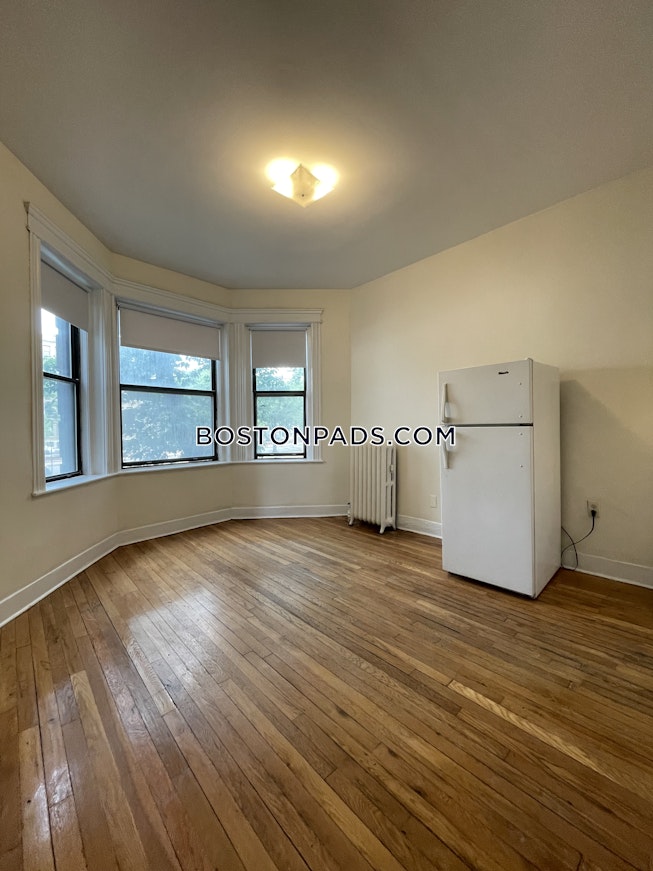 Brookline - $2,200 /mo