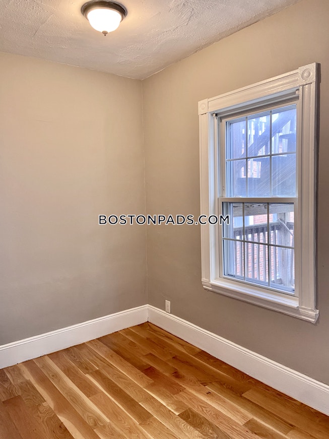 Chelsea - $2,600 /mo